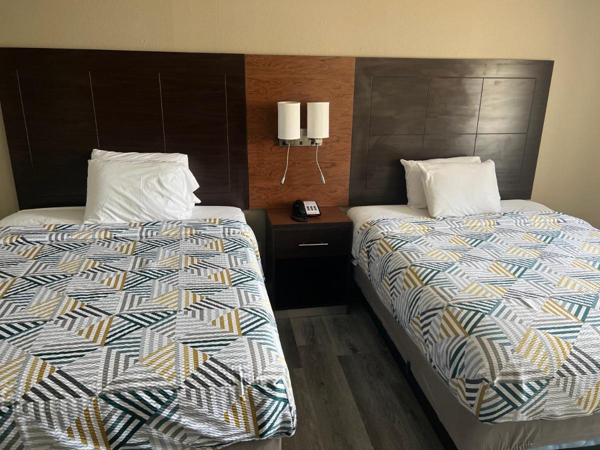 2 Queen Beds | Non-Smoking, Micfridge